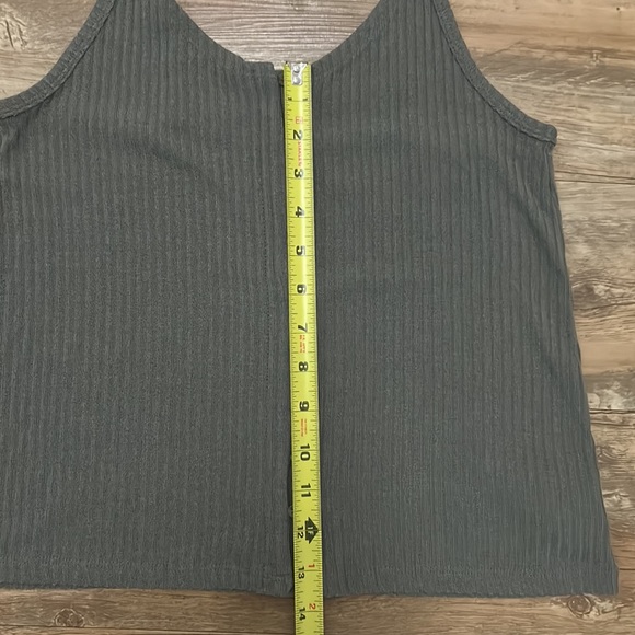 AEO olive button tank top NWT - Picture 8 of 10